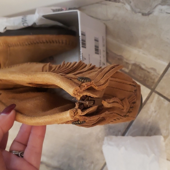 Minnetonka Hi Top Back Zip Boot Taupe - Picture 3 of 5